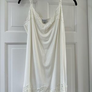 Avenue Lace Trim Cami Tank color white size  26/28
